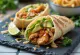Fusion wrap γεμιστό με kimchi, αβοκάντο, ψητό κοτόπουλο και ψητή πιπεριά