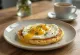 Crumpet με αυγό, χρυσοκαστανά, αφράτα γλυκίσματα