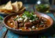 Barbacoa μεξικάνικο αργοψημένο κρέας σερβιρισμένο σε τορτίγια