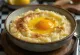 Arroz doce με κρόκους αυγών, σερβιρισμένο με κανέλα και ξύσμα λεμονιού