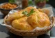 Φρεσκοτηγανισμένο ινδικό ψωμί Bhatura