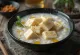 Congee με Tofu, κινέζικος χυλός ρυζιού με tofu, σκόρδο και τζίντζερ