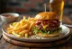 Burger με μέλι & BBQ σερβιρισμένο